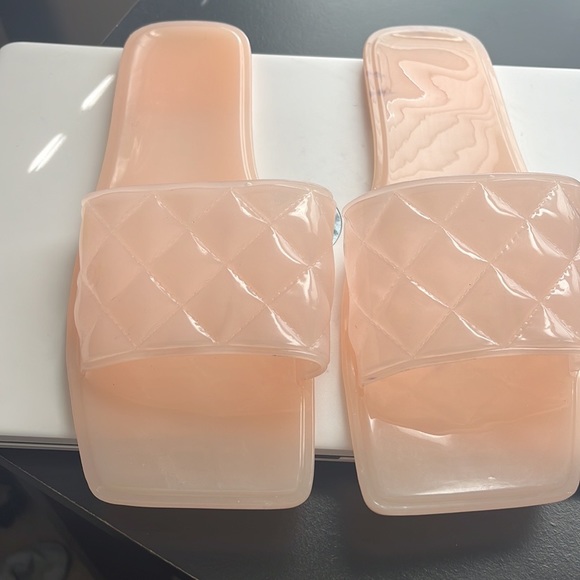 Soft peach jellies. - Picture 2 of 5